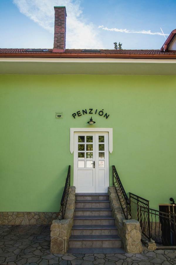 Penzion Kuria Nové Mesto nad Váhom Exterior foto
